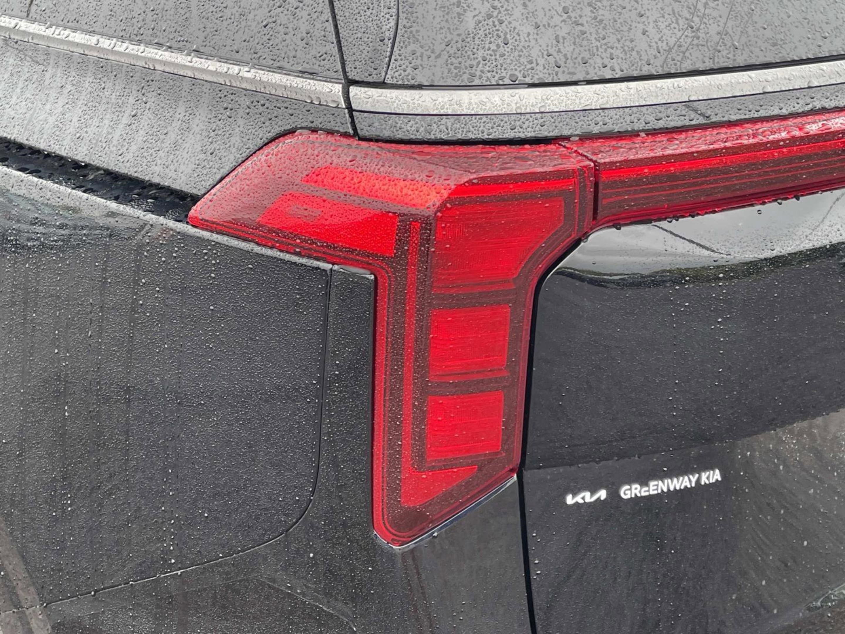 New 2026 Kia Carnival SX w/ SX Dark Edition Package image 10