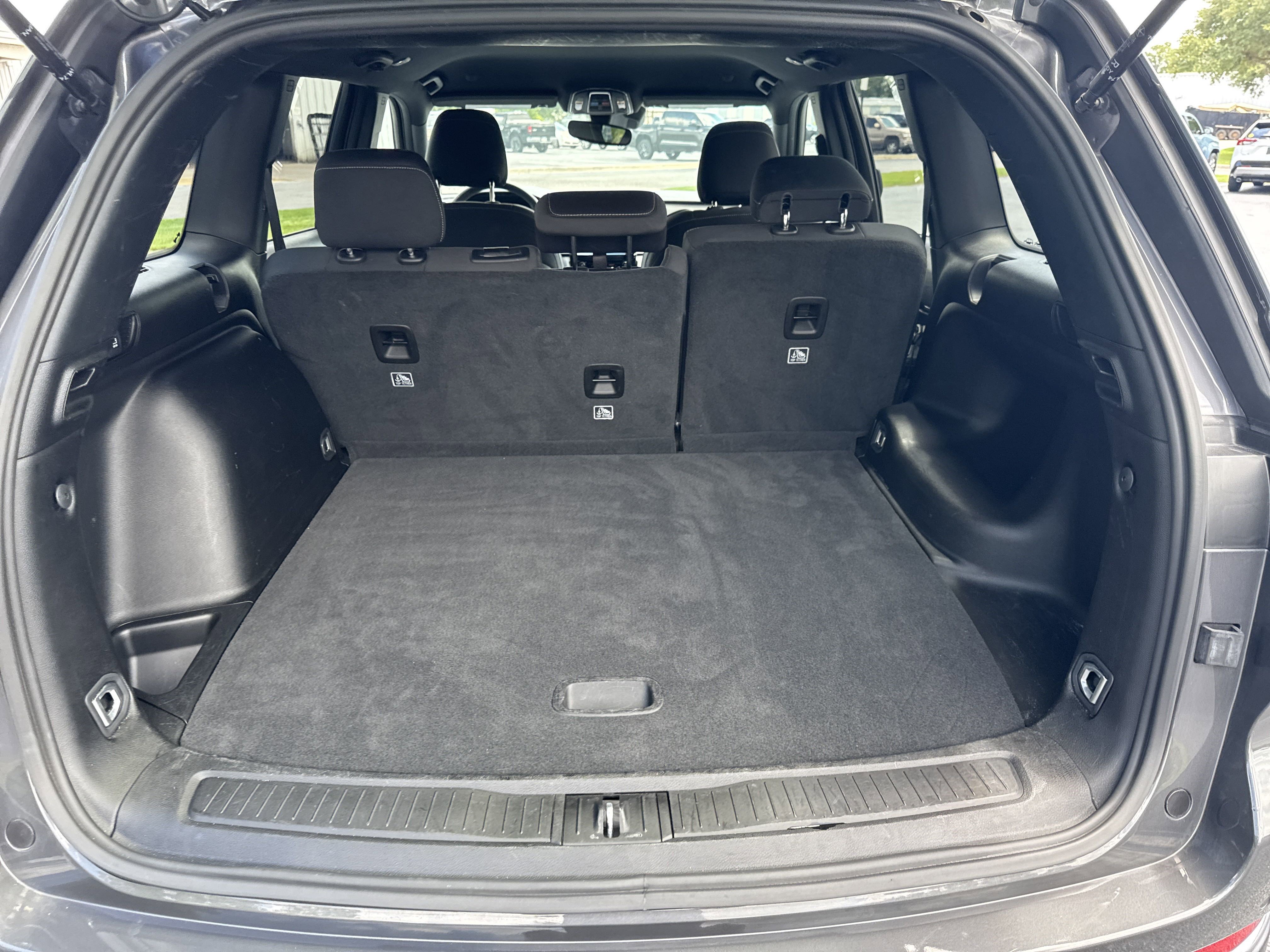 Used 2024 Jeep Grand Cherokee Laredo image 35