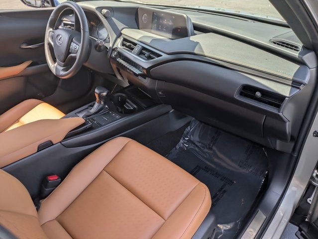 Used 2022 Lexus UX 200 w/ Accessory Package (Z1) FWD image 29