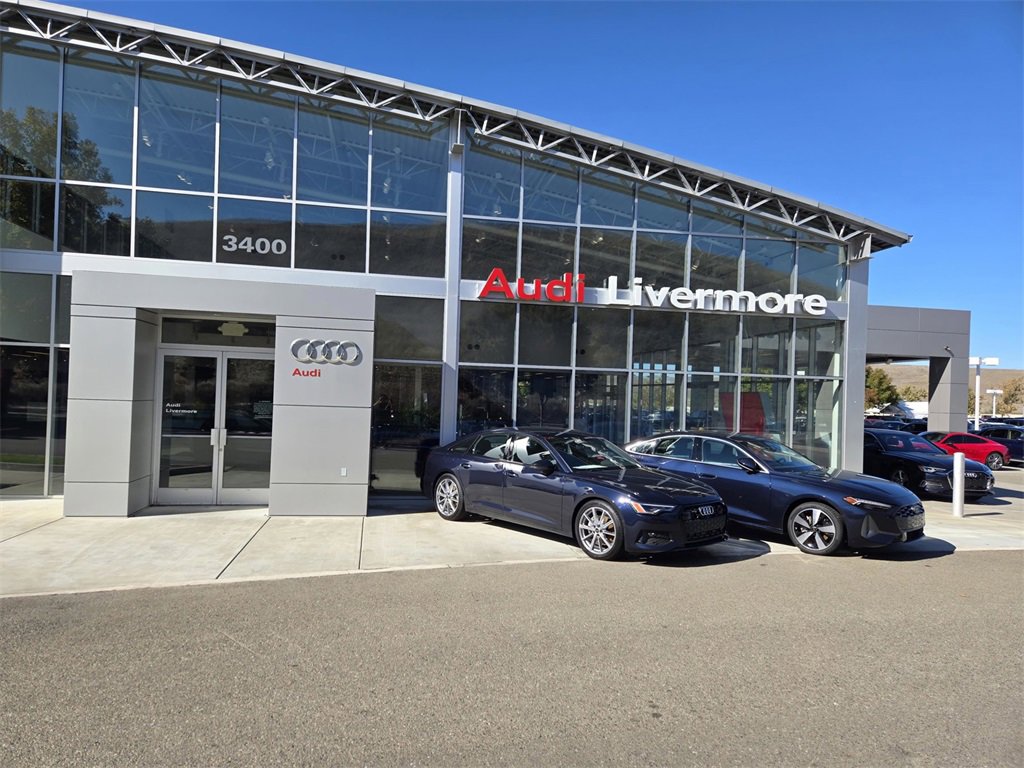 Used 2024 Mercedes-Benz GLB 250 image 40