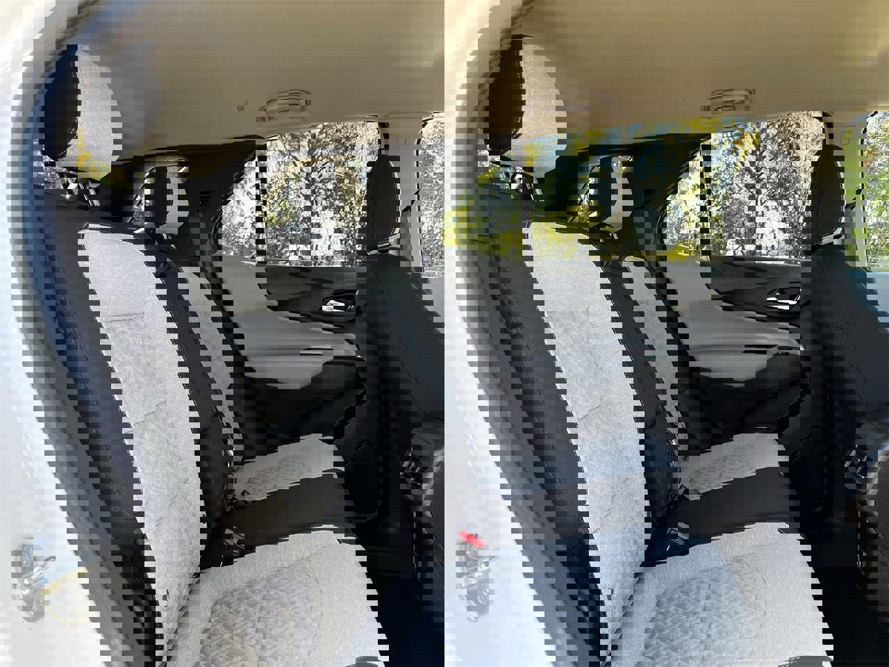 Used 2023 Chevrolet Equinox LS w/ LS Convenience Package image 26