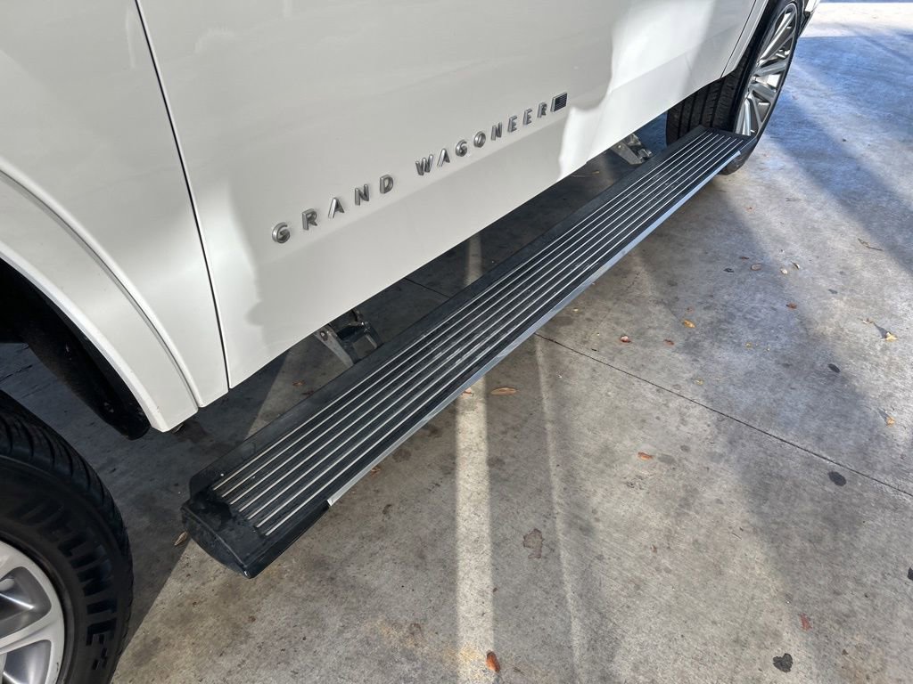 Used 2023 Jeep Grand Wagoneer L Series II image 18