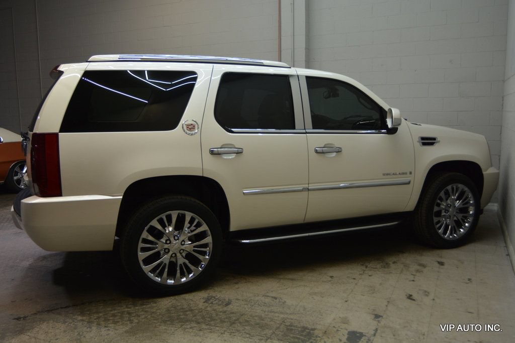 Used 2007 Cadillac Escalade AWD w/ Information Package image 8