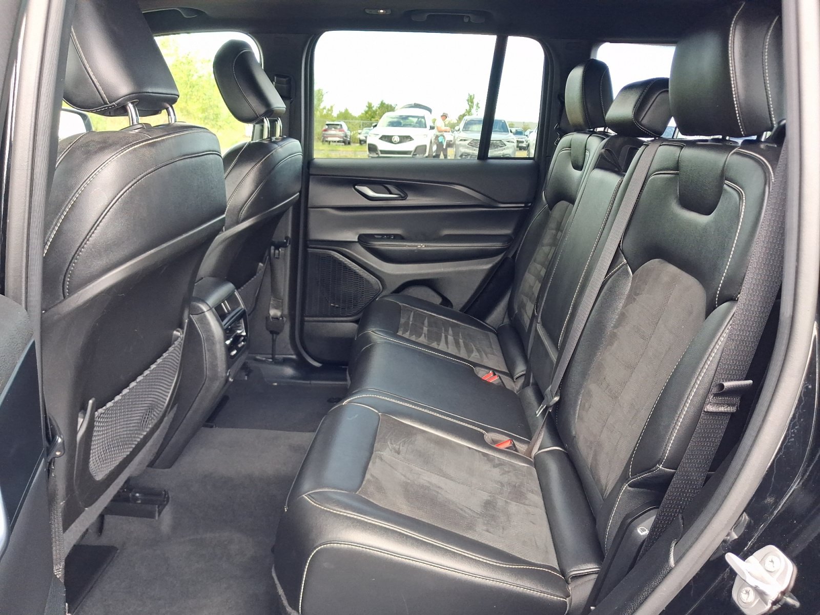 Used 2023 Jeep Grand Cherokee Altitude AWD/4WD image 18