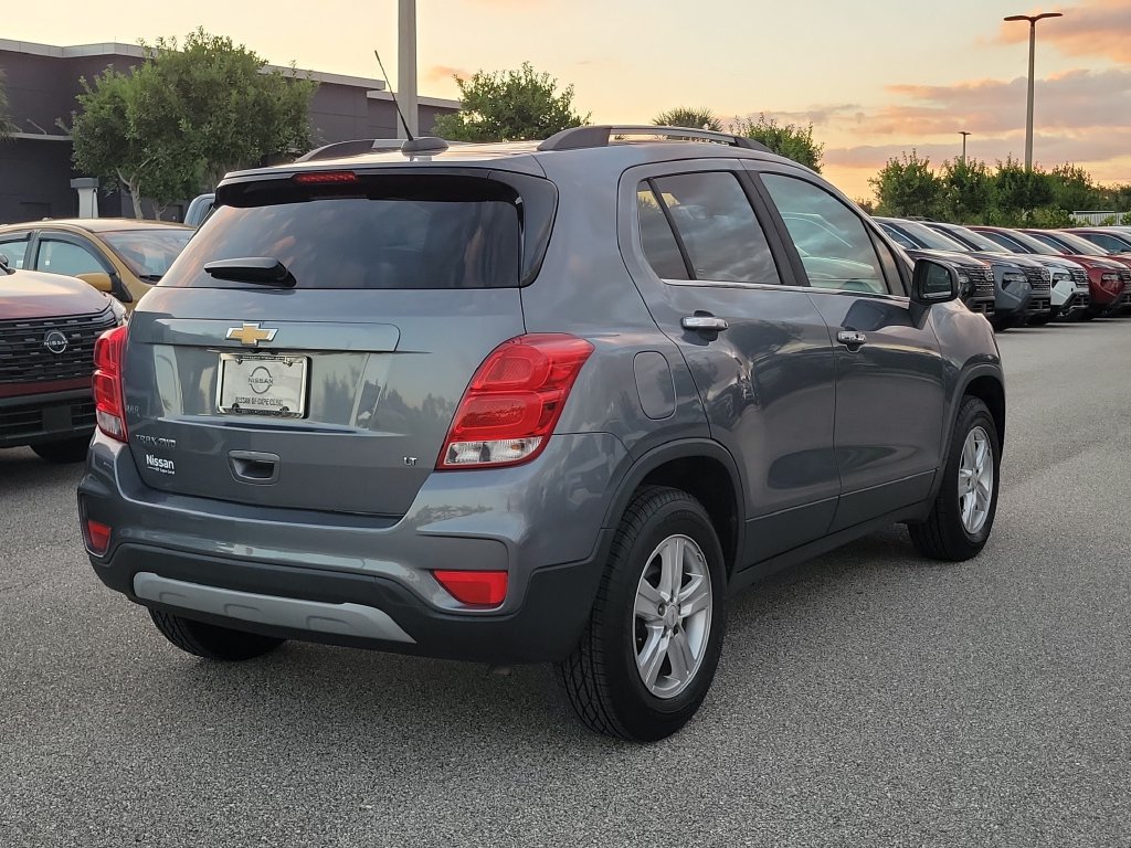 Used 2019 Chevrolet Trax LT w/ LT Convenience Package AWD/4WD image 3