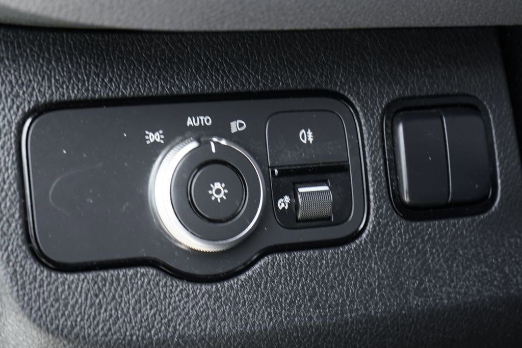 Used 2019 Mercedes-Benz Sprinter 170 Cargo image 22