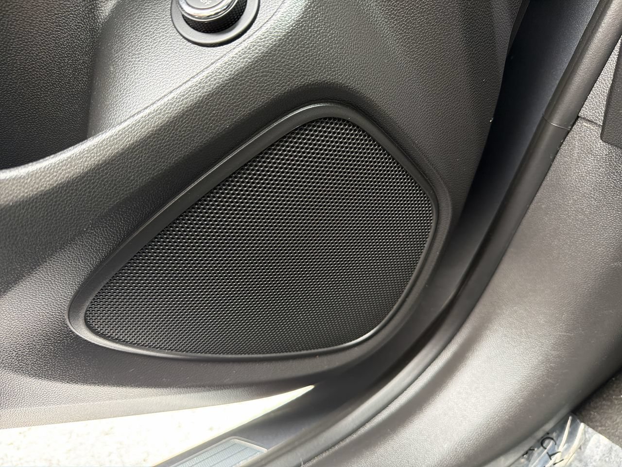 Used 2020 Buick Encore GX Essence FWD image 19