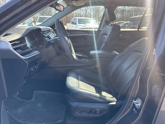 Used 2022 Jeep Grand Cherokee Limited 4xe image 12