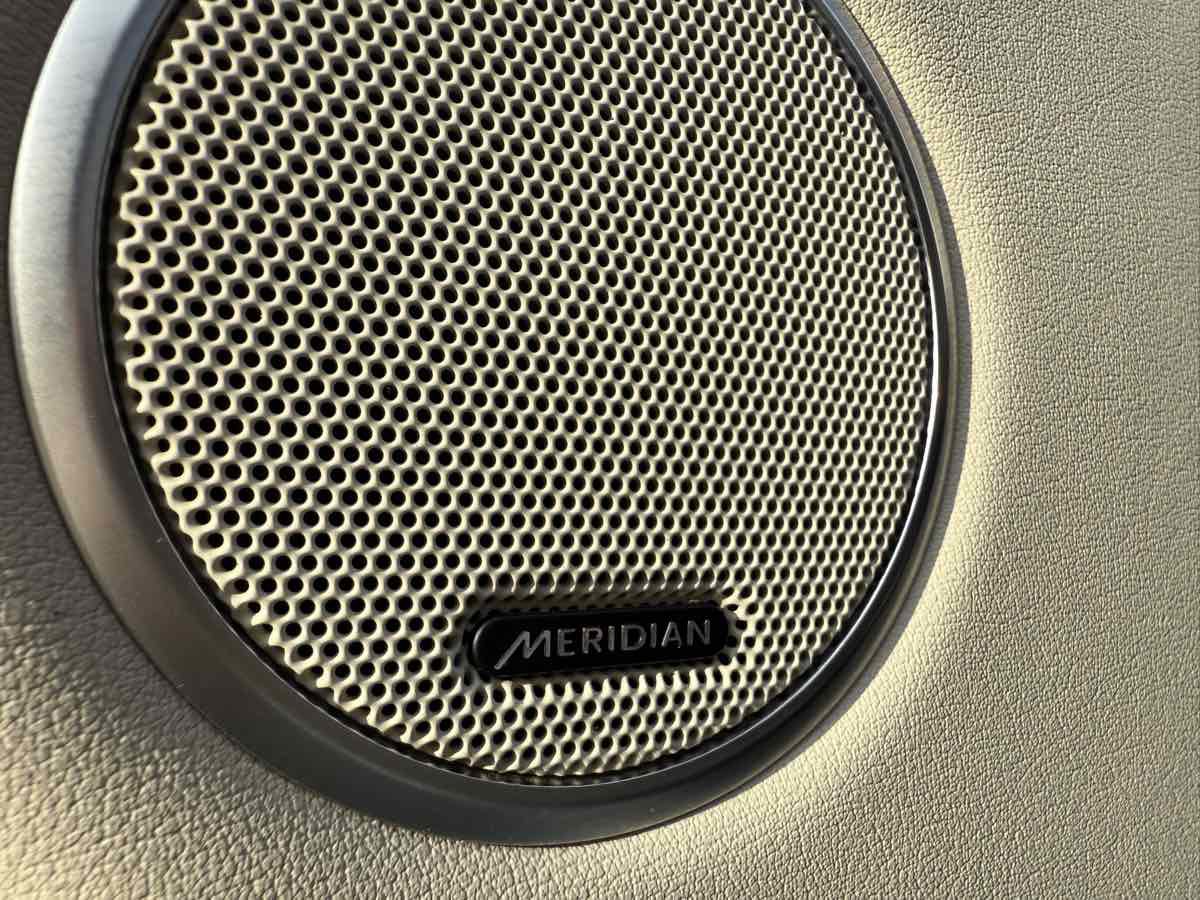 Used 2016 Land Rover Range Rover Long Wheelbase Supercharged image 43