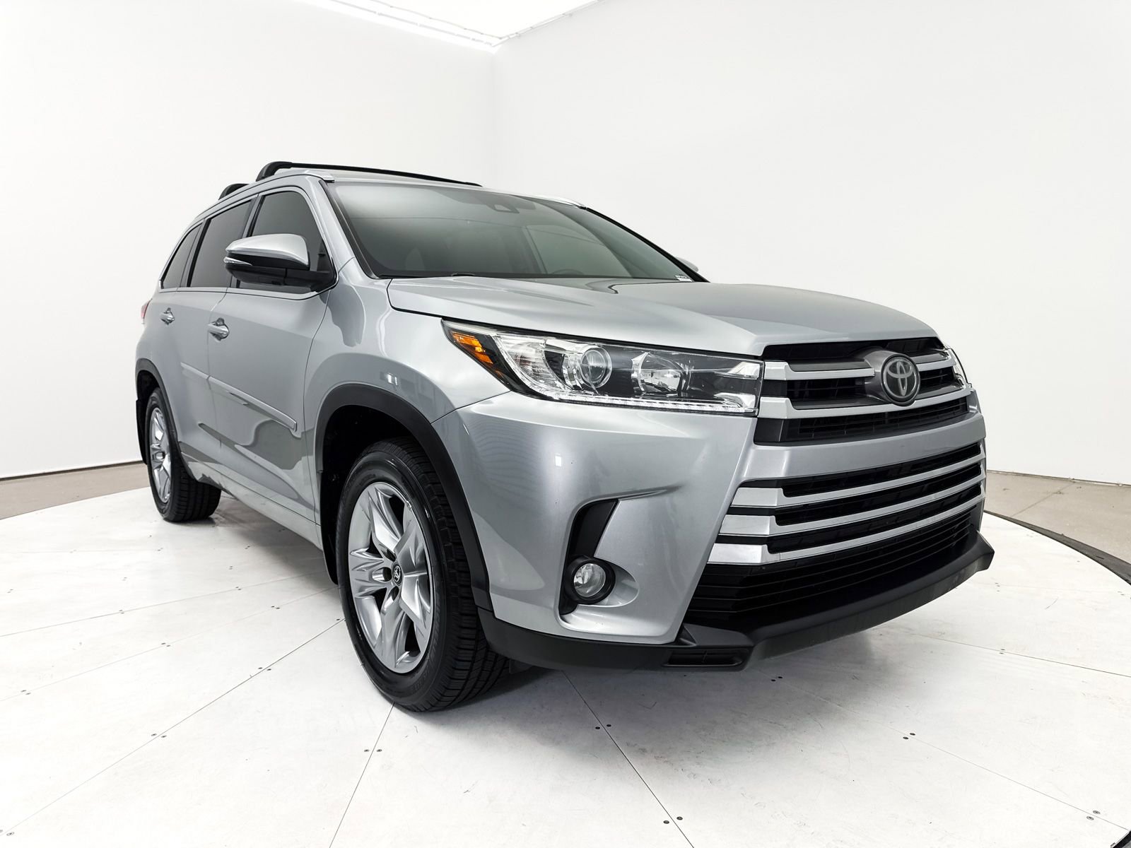 Used 2018 Toyota Highlander Limited AWD/4WD image 11