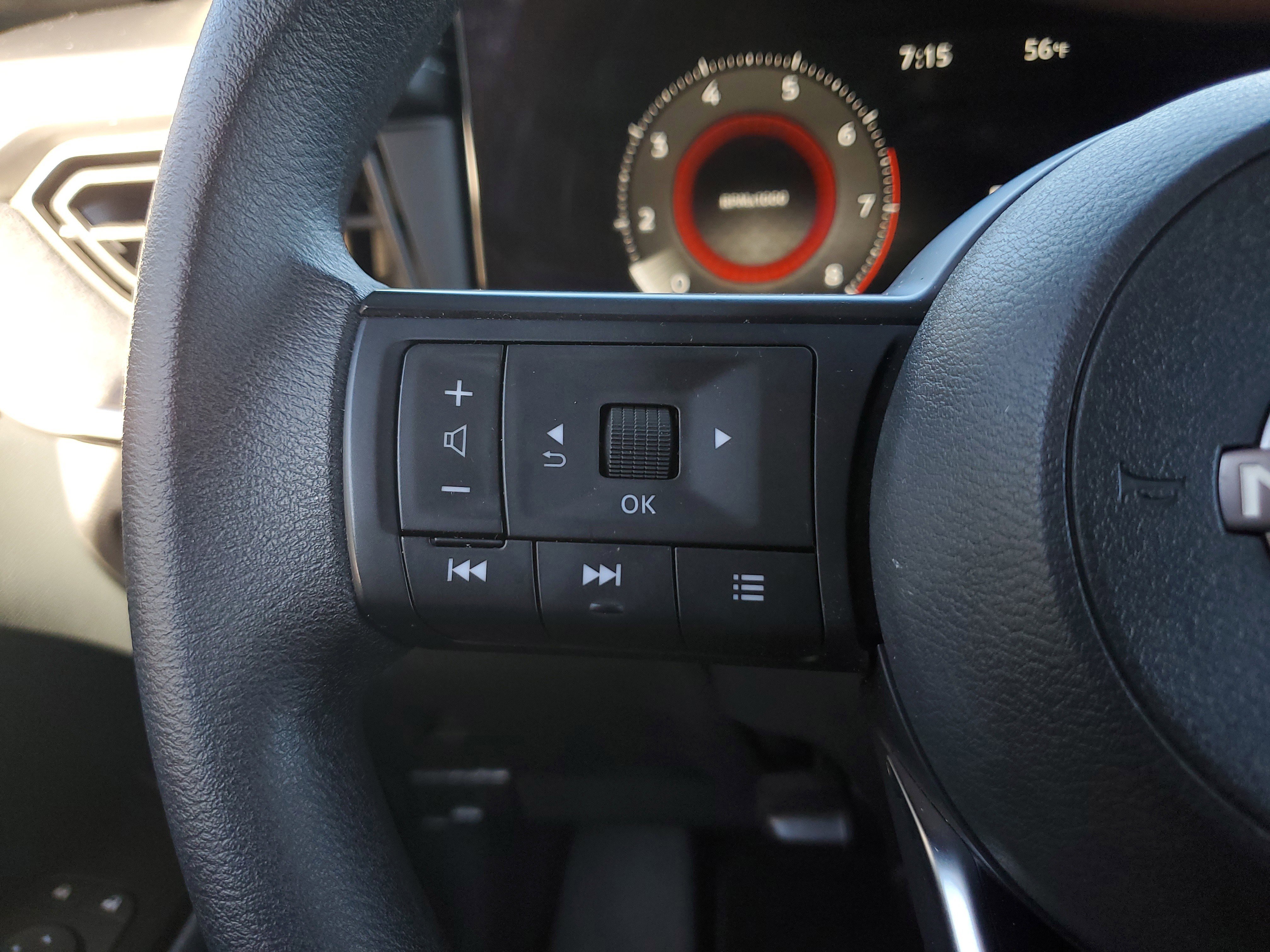 Used 2025 Nissan Kicks SV FWD image 20