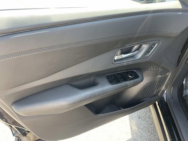 Certified 2023 Nissan Ariya FWD image 16