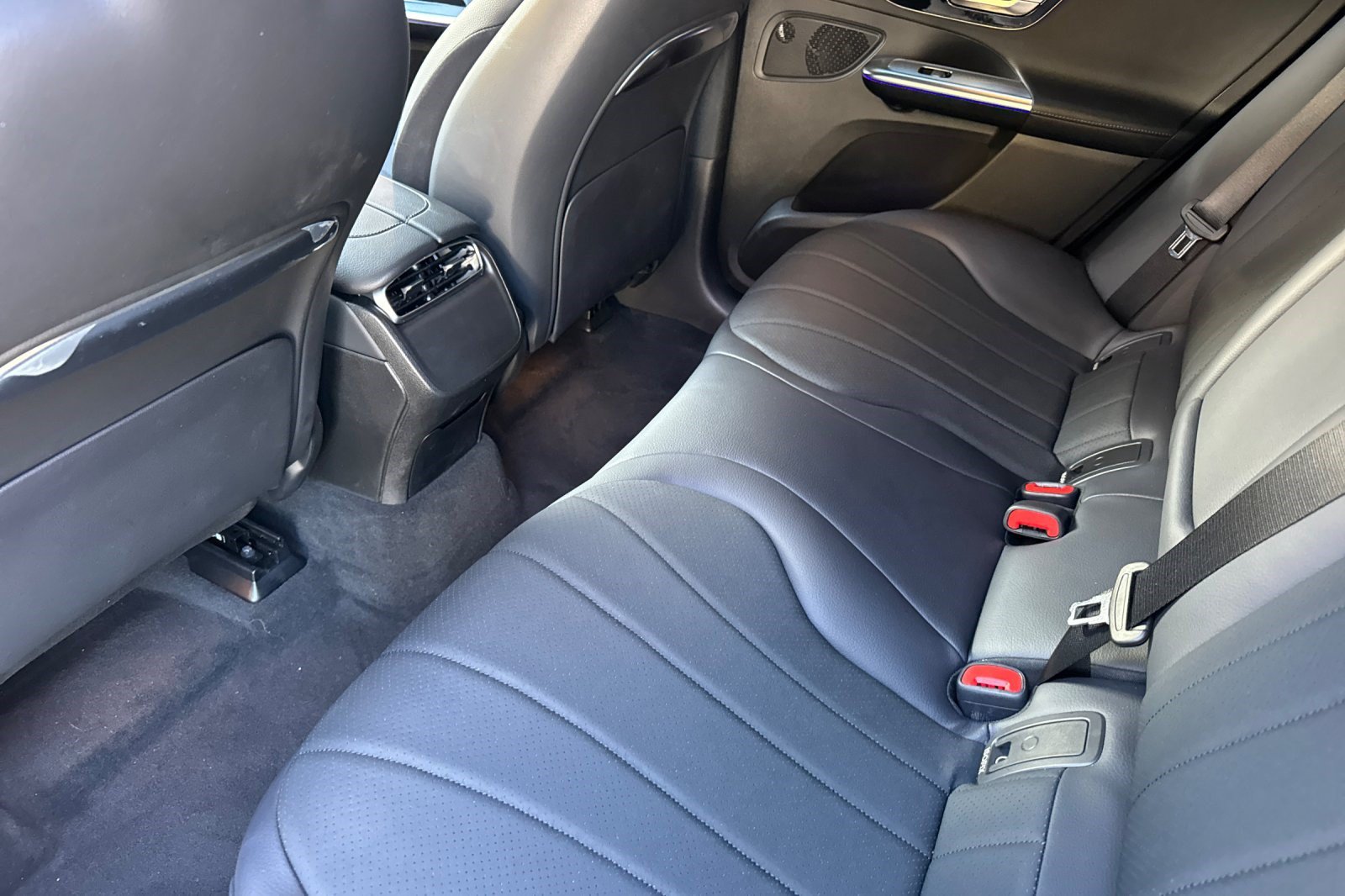 Certified 2026 Mercedes-Benz EQE 320 4MATIC SUV image 28
