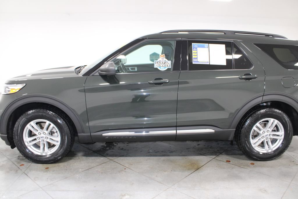 Used 2023 Ford Explorer XLT image 6
