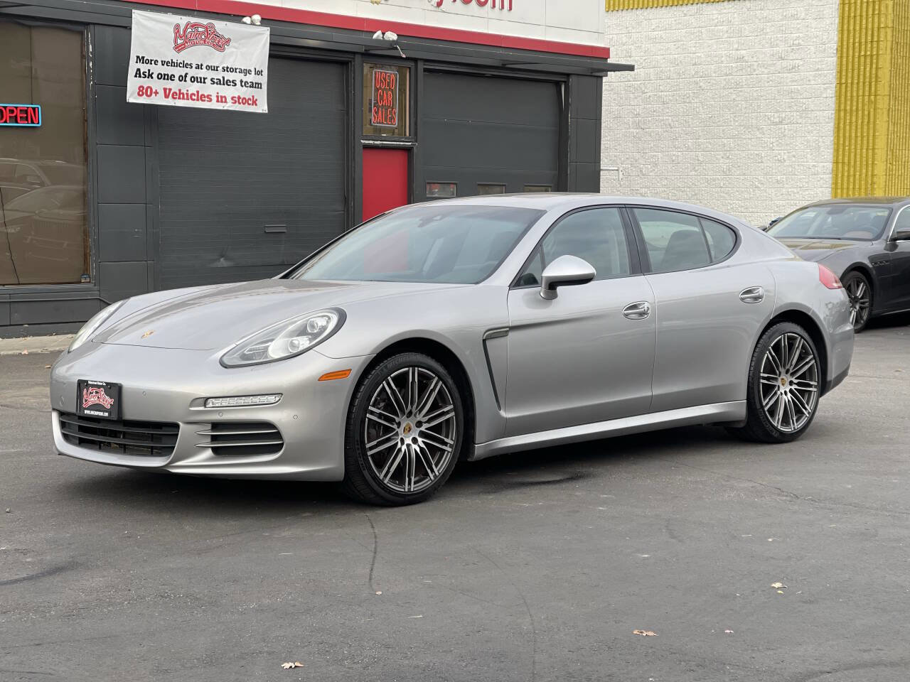 Used 2016 Porsche Panamera 4 Edition image 3
