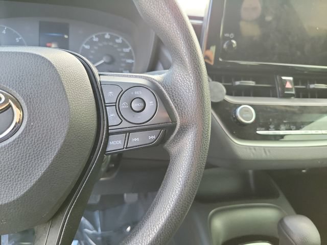 Used 2025 Toyota Corolla LE FWD image 18