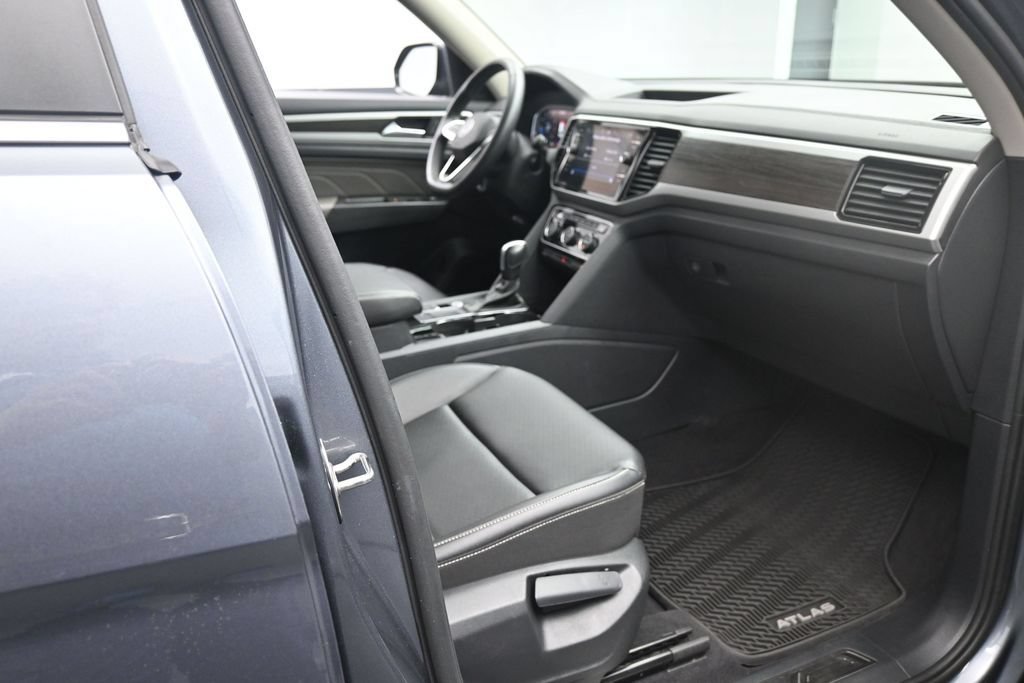Used 2022 Volkswagen Atlas SE FWD image 28