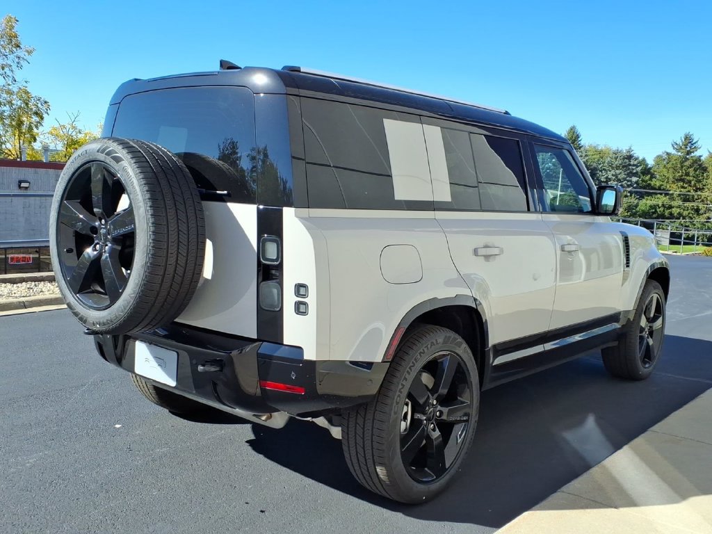 New 2026 Land Rover Defender 110 X-Dynamic SE AWD/4WD image 5