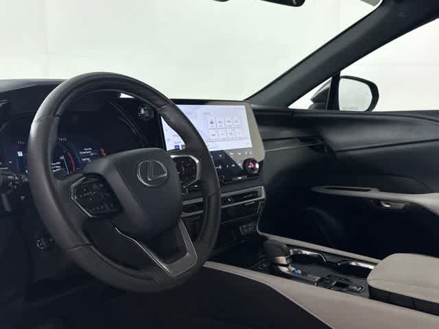 Used 2025 Lexus RX 350 Premium w/ Accessory Package (Z1) AWD/4WD image 4