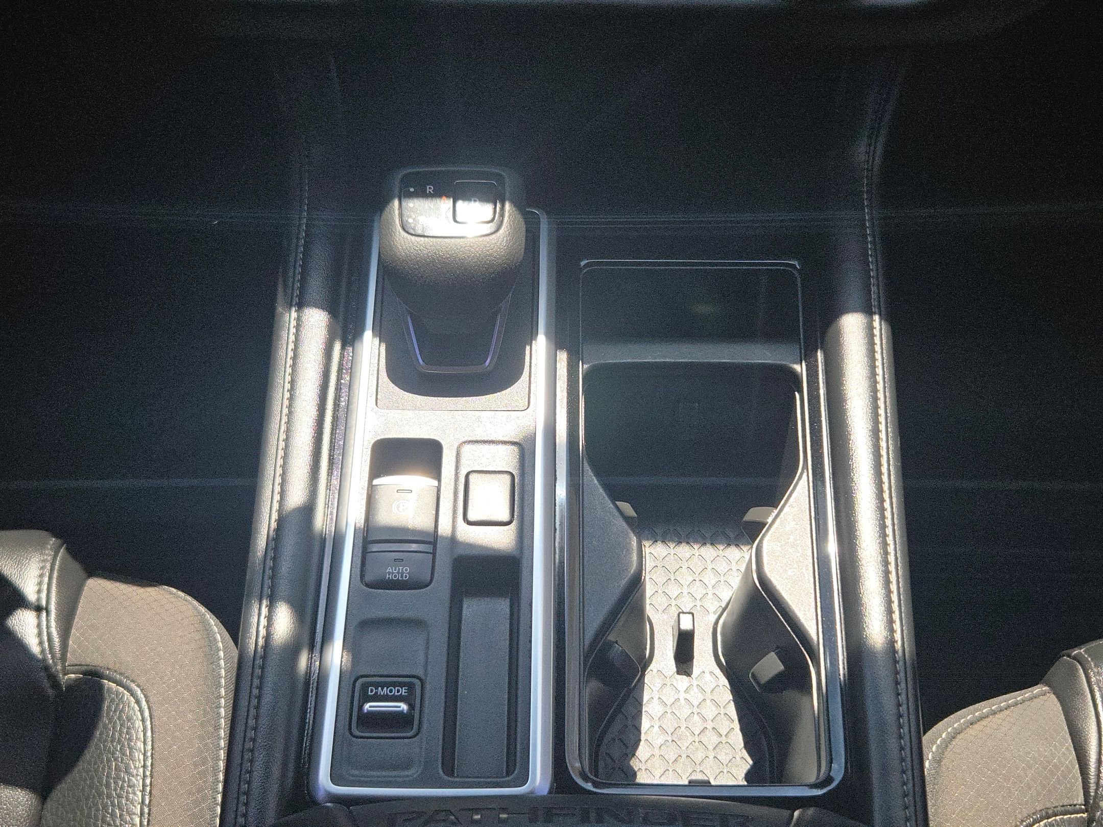 Certified 2024 Nissan Pathfinder SL FWD image 26