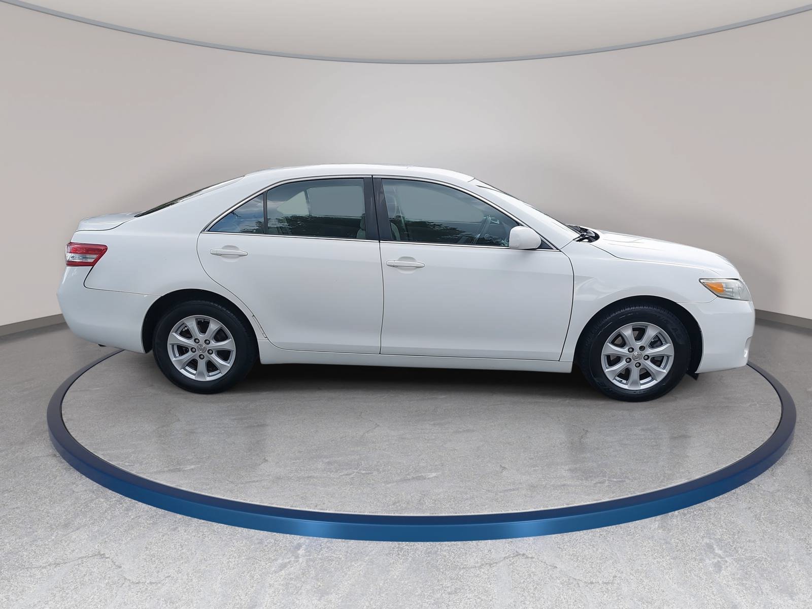 Used 2011 Toyota Camry LE w/ LE Extra-Value Pkg FWD image 4