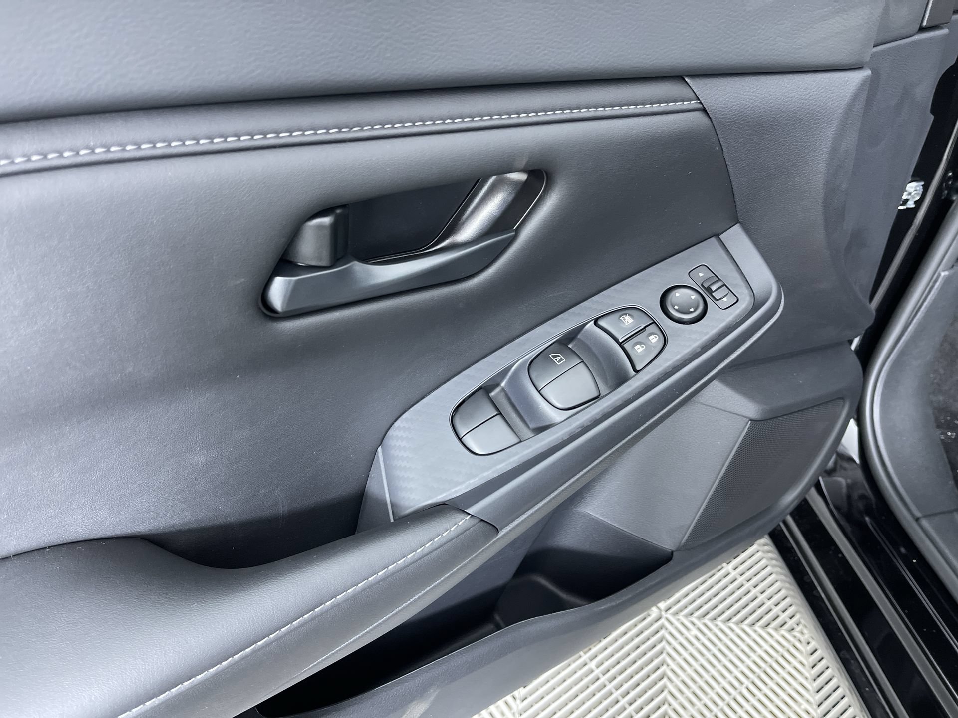 Certified 2025 Nissan Sentra S FWD image 14