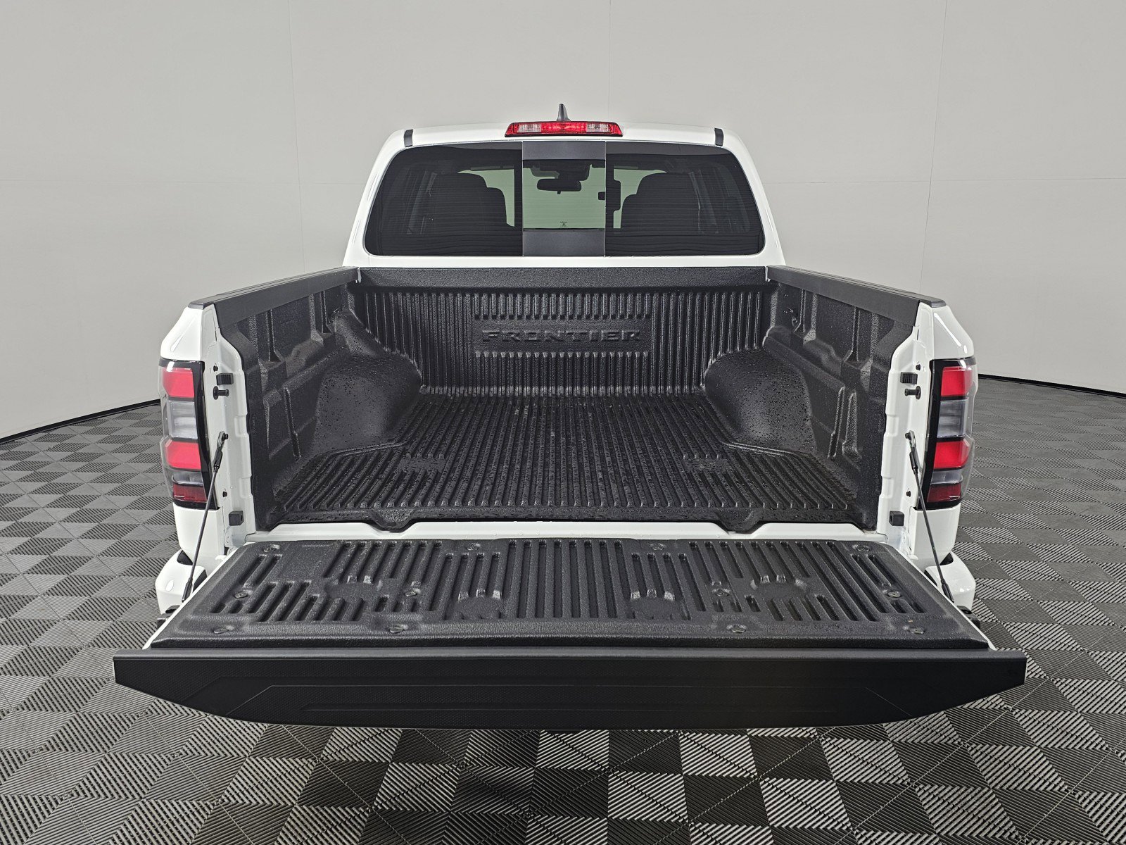 New 2026 Nissan Frontier SV w/ All-Weather Content Package image 18