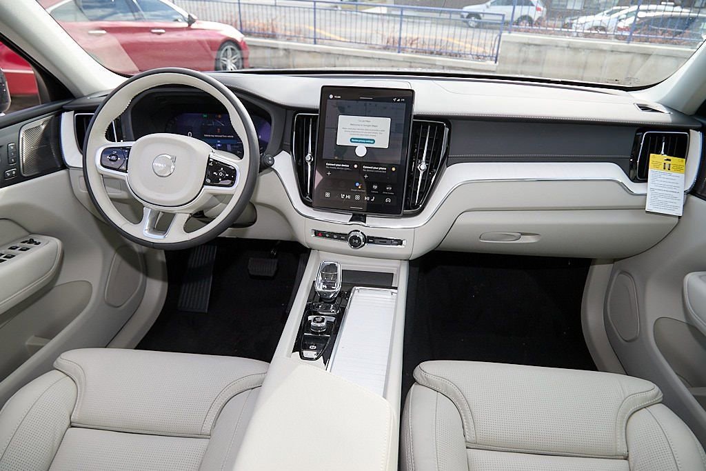 New 2026 Volvo XC60 B5 Ultra w/ Protection Package Premier image 24