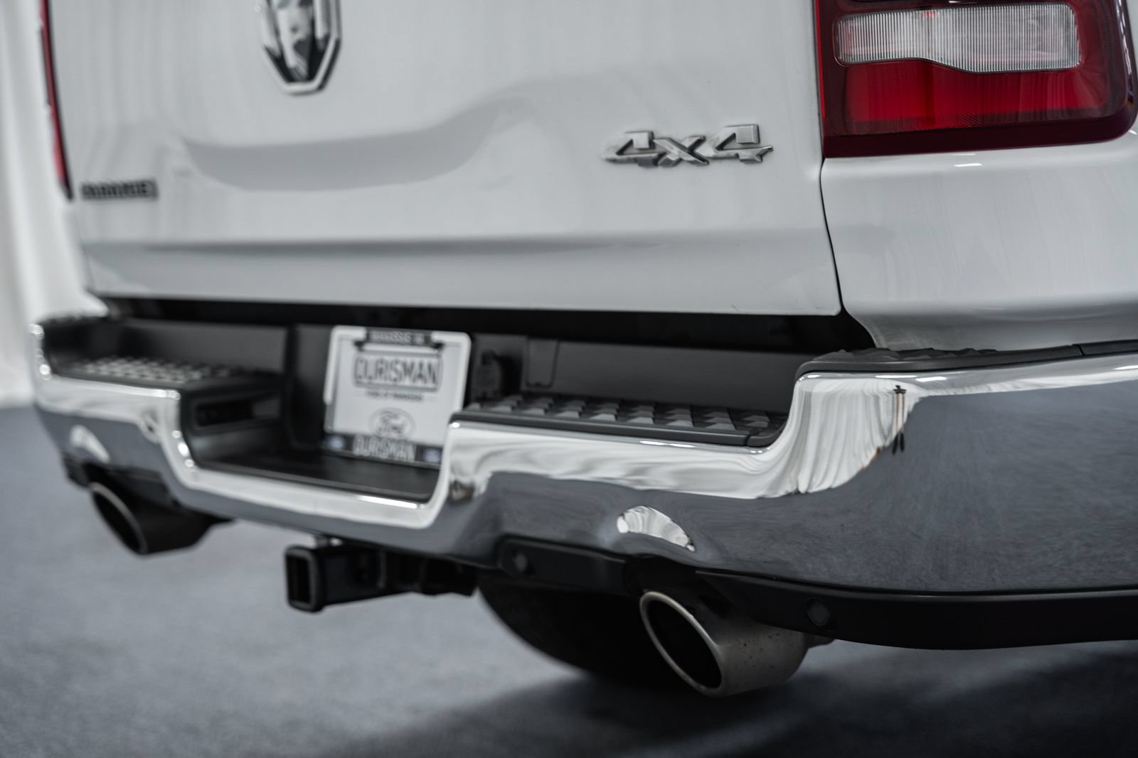 Used 2022 RAM 1500 Laramie AWD/4WD image 9
