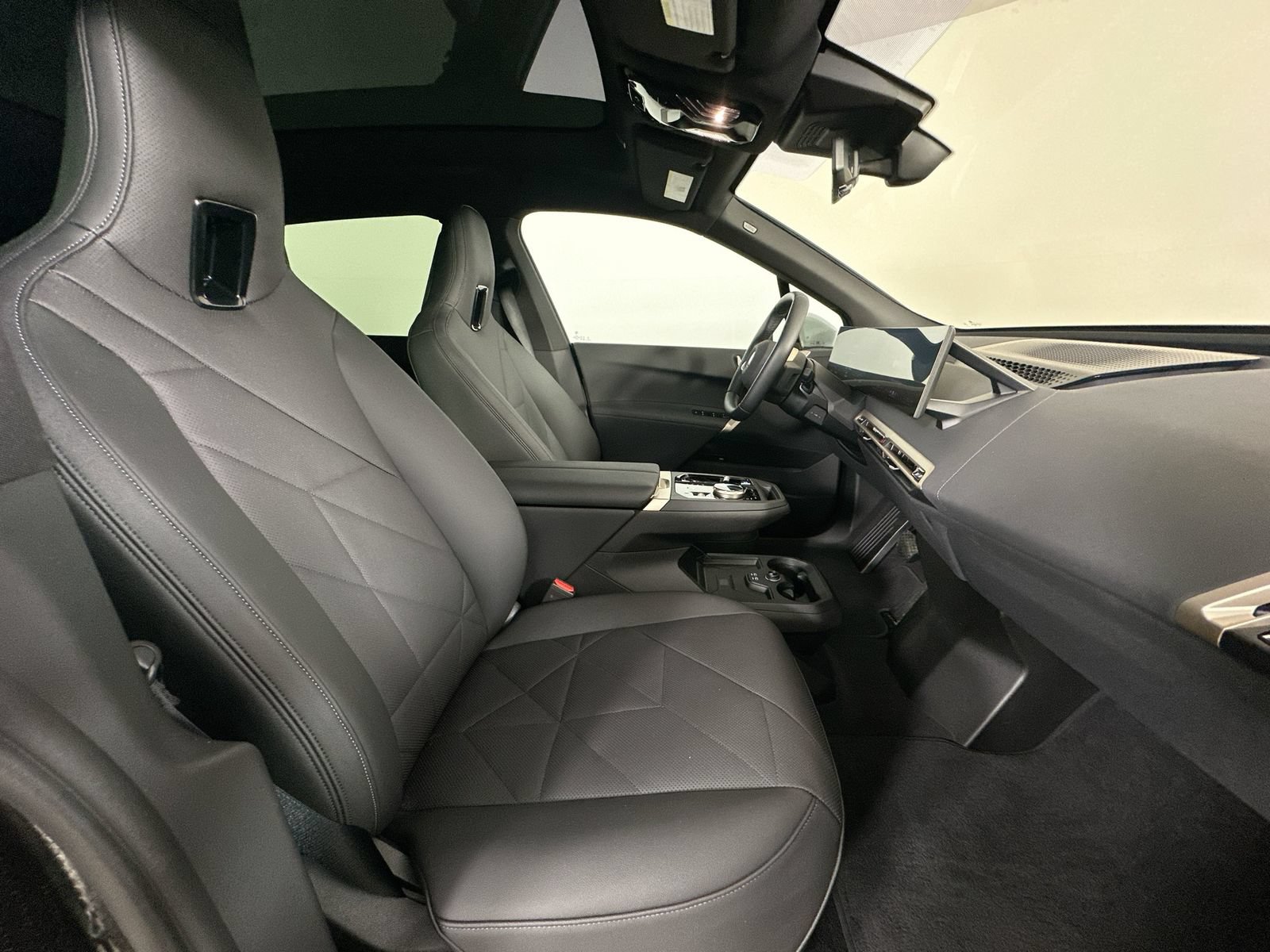 Used 2024 BMW iX xDrive50 w/ Convenience Package AWD/4WD image 42