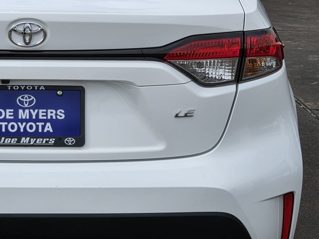 Used 2026 Toyota Corolla LE FWD image 9