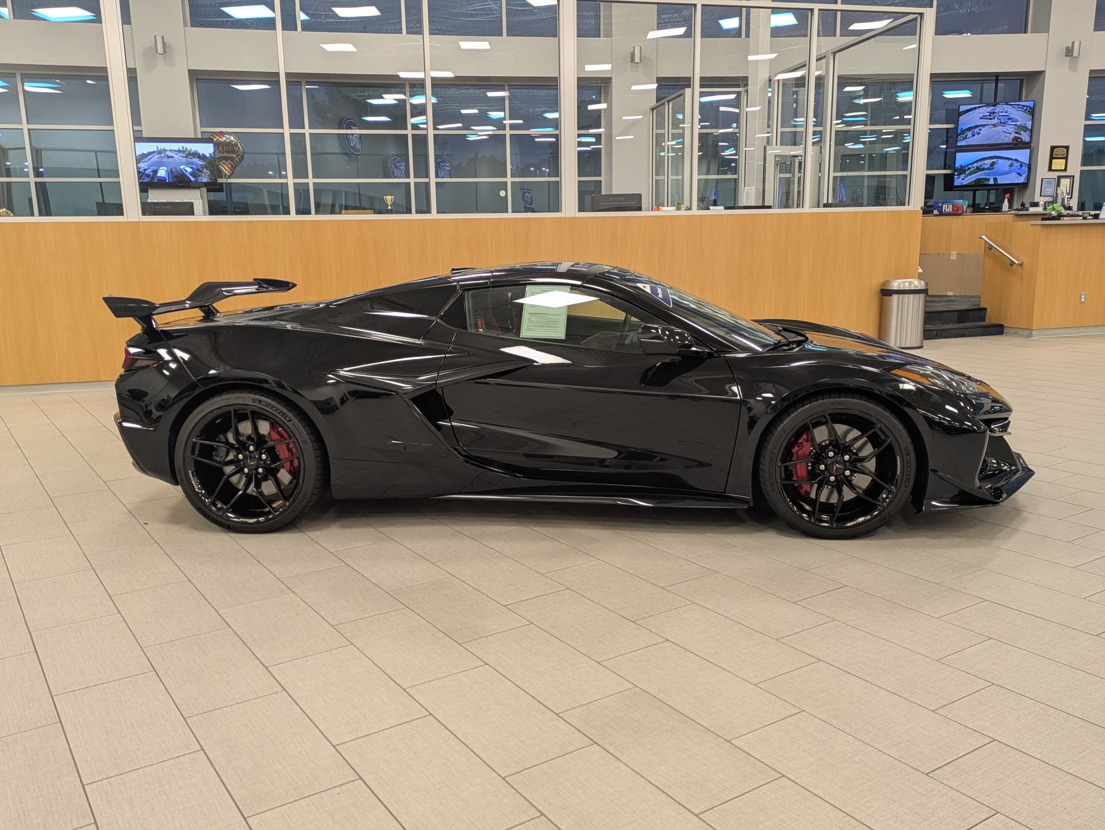 Used 2025 Chevrolet Corvette Z06 w/ Battery Protection Package RWD image 3