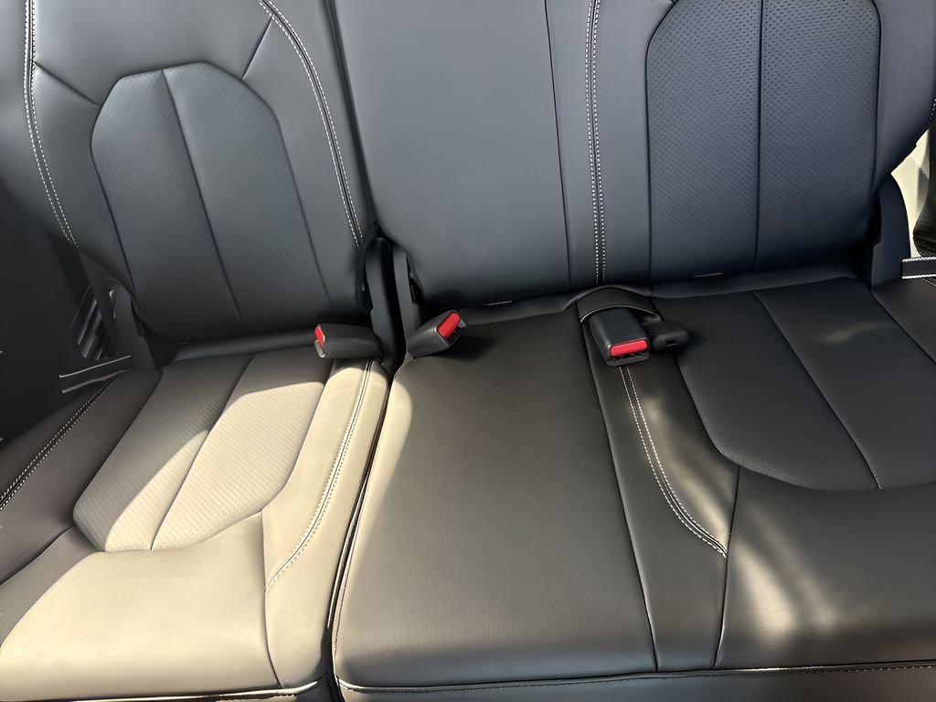 New 2025 Chrysler Pacifica Select AWD/4WD image 40