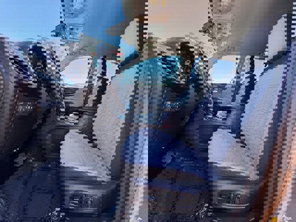 Used 2018 Chevrolet Equinox LT image 22