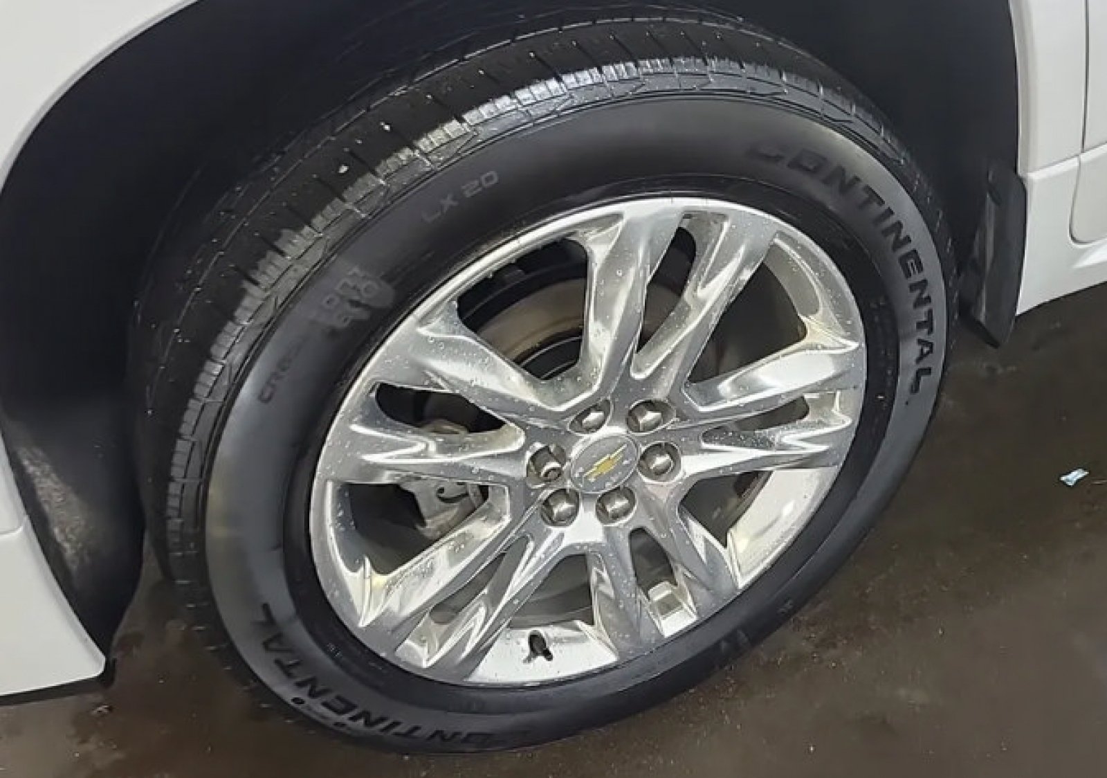 Used 2020 Chevrolet Traverse High Country w/ LPO, 'HIT The Road' Package AWD/4WD image 6