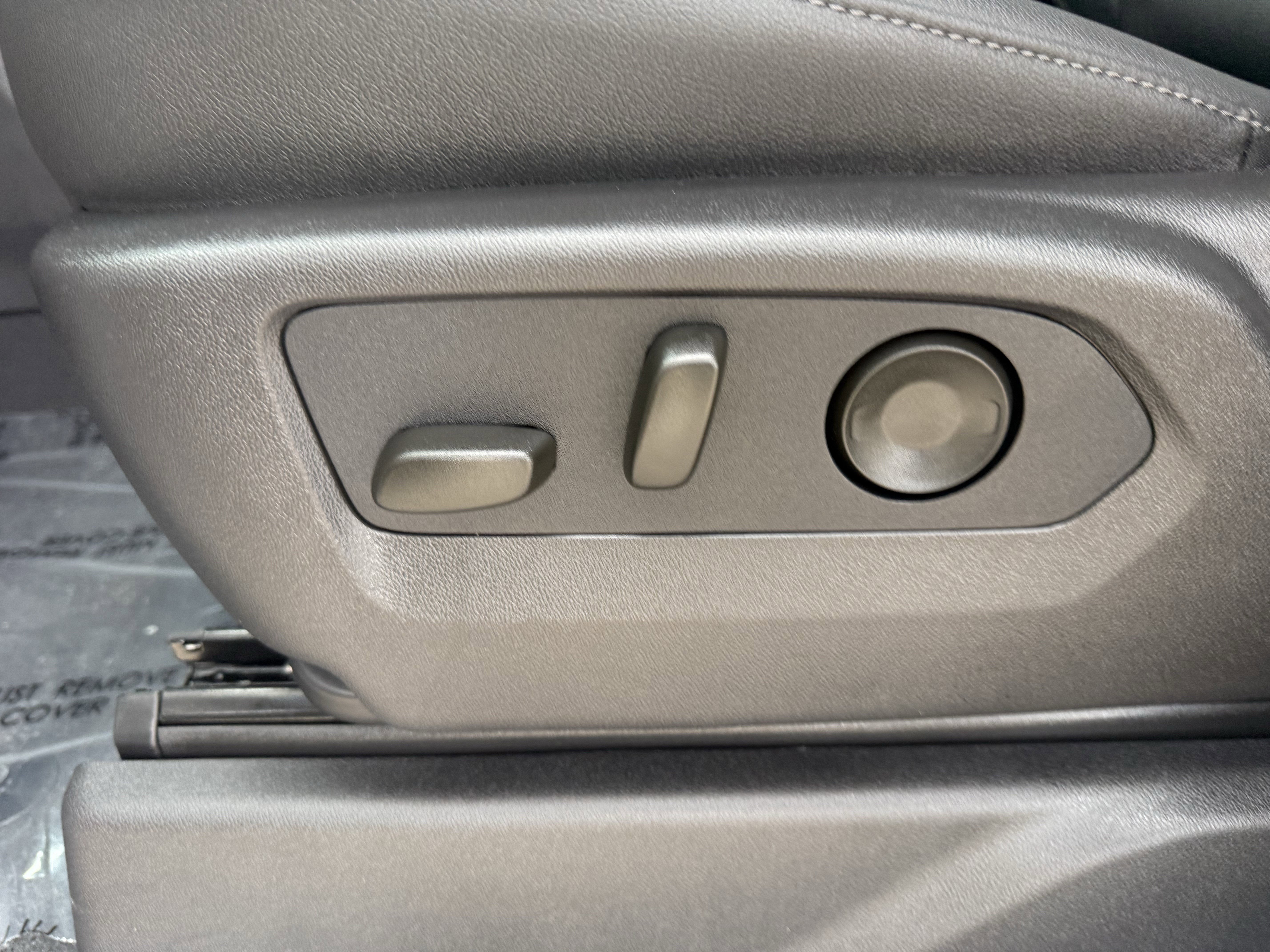 Used 2026 GMC Sierra 1500 SLT image 28