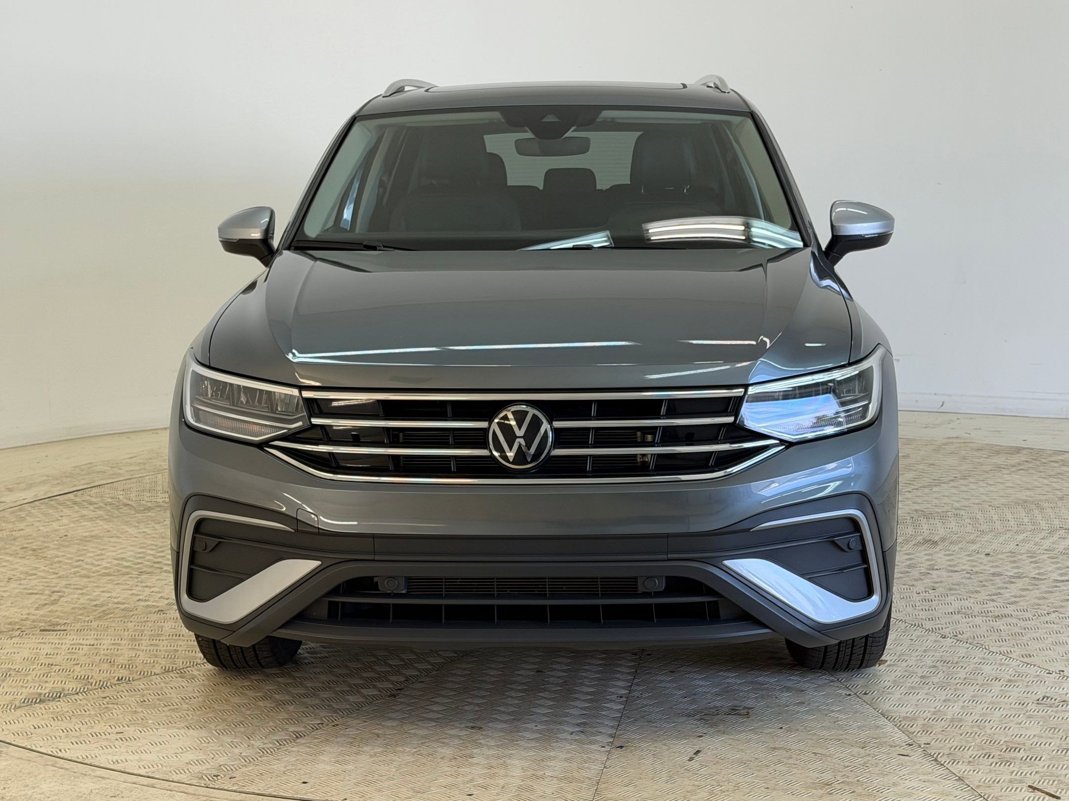 Used 2024 Volkswagen Tiguan Wolfsburg Edition image 6