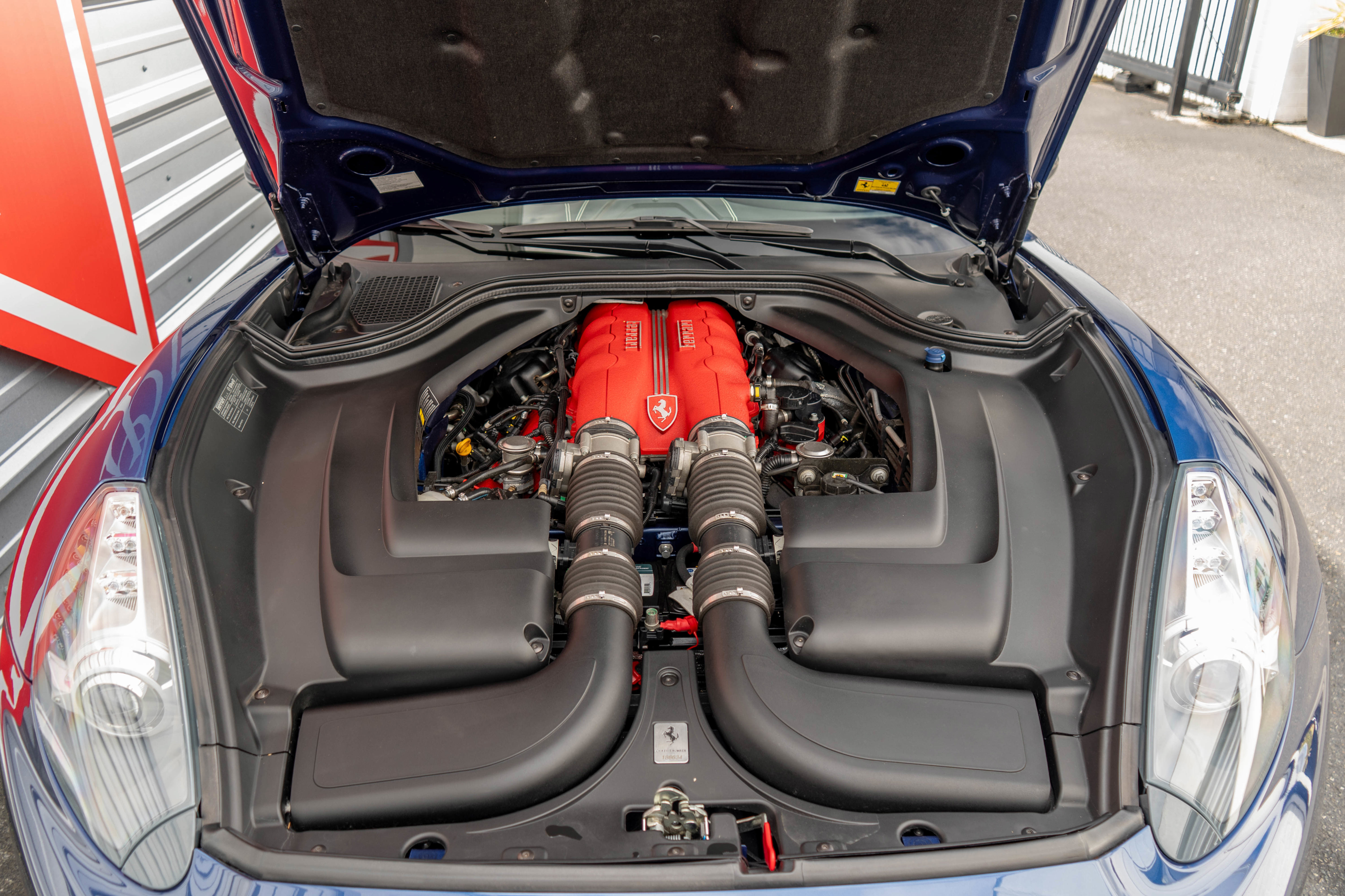 Used 2012 Ferrari California RWD image 23