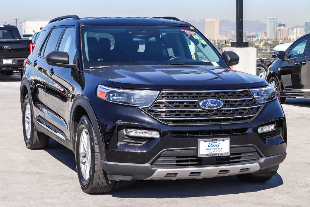Certified 2022 Ford Explorer XLT w/ Equipment Group 202A RWD image 3