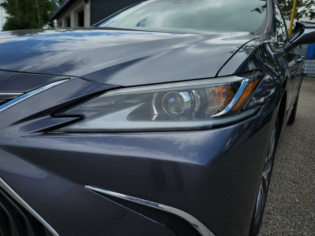 Used 2021 Lexus ES 300h w/ Accessory Package 2 FWD image 10