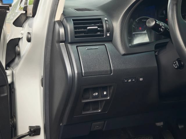 Used 2010 Lexus RX 450h AWD image 32