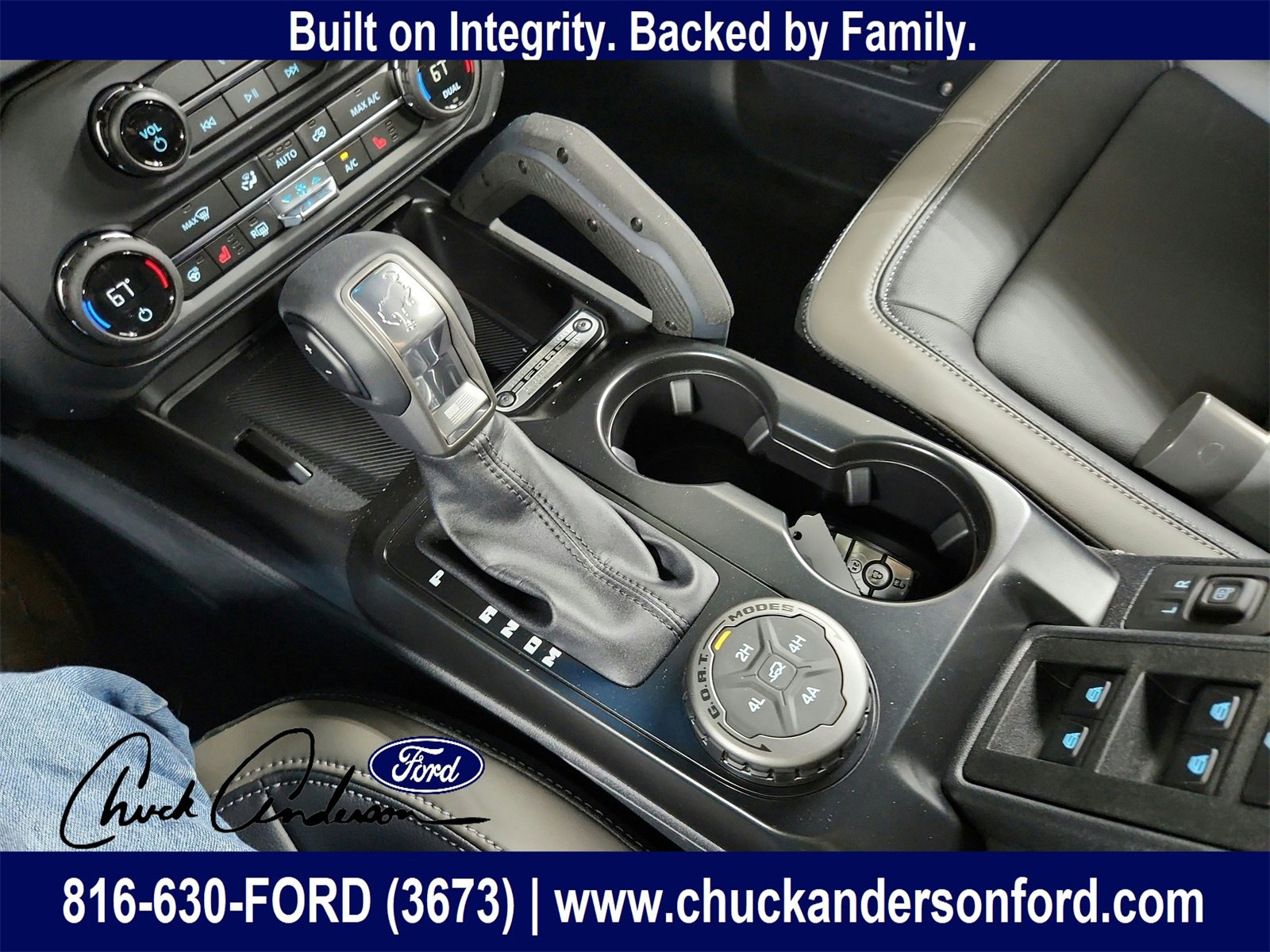 New 2025 Ford Bronco Outer Banks w/ Sasquatch Package image 19