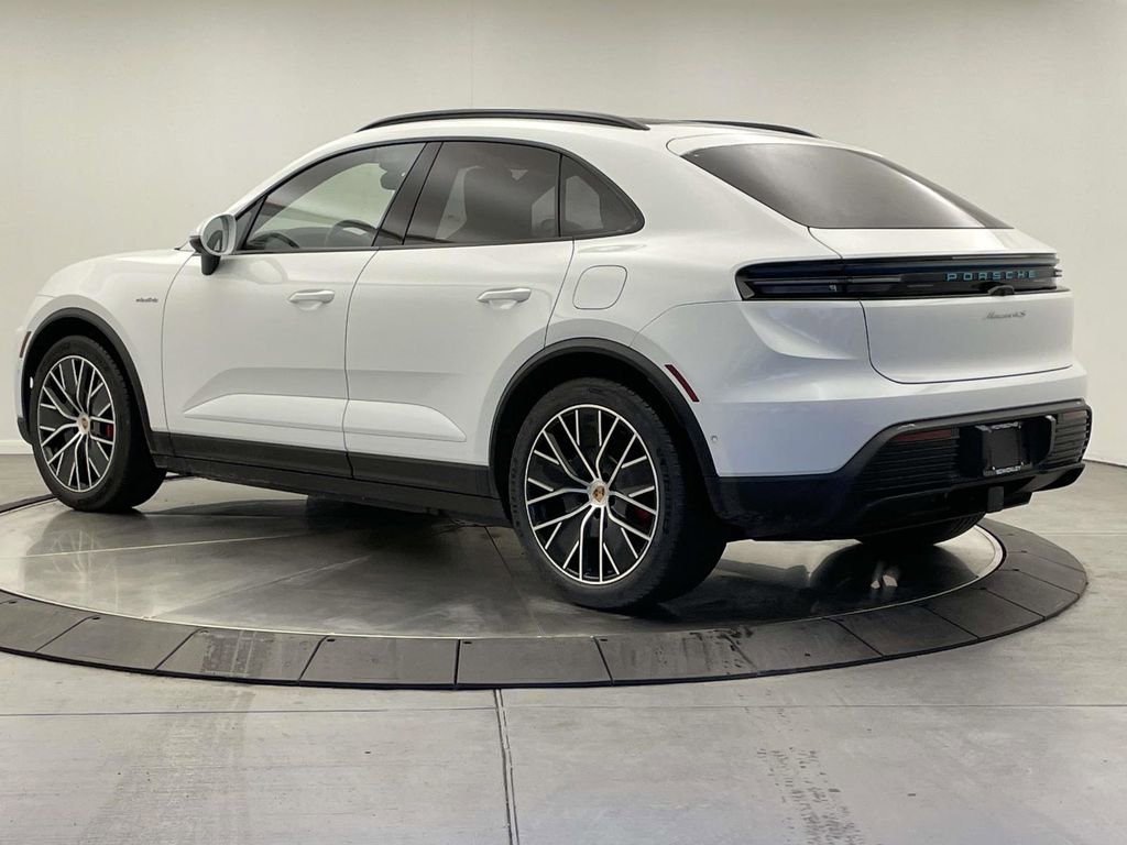 New 2025 Porsche Macan 4S Electric image 3