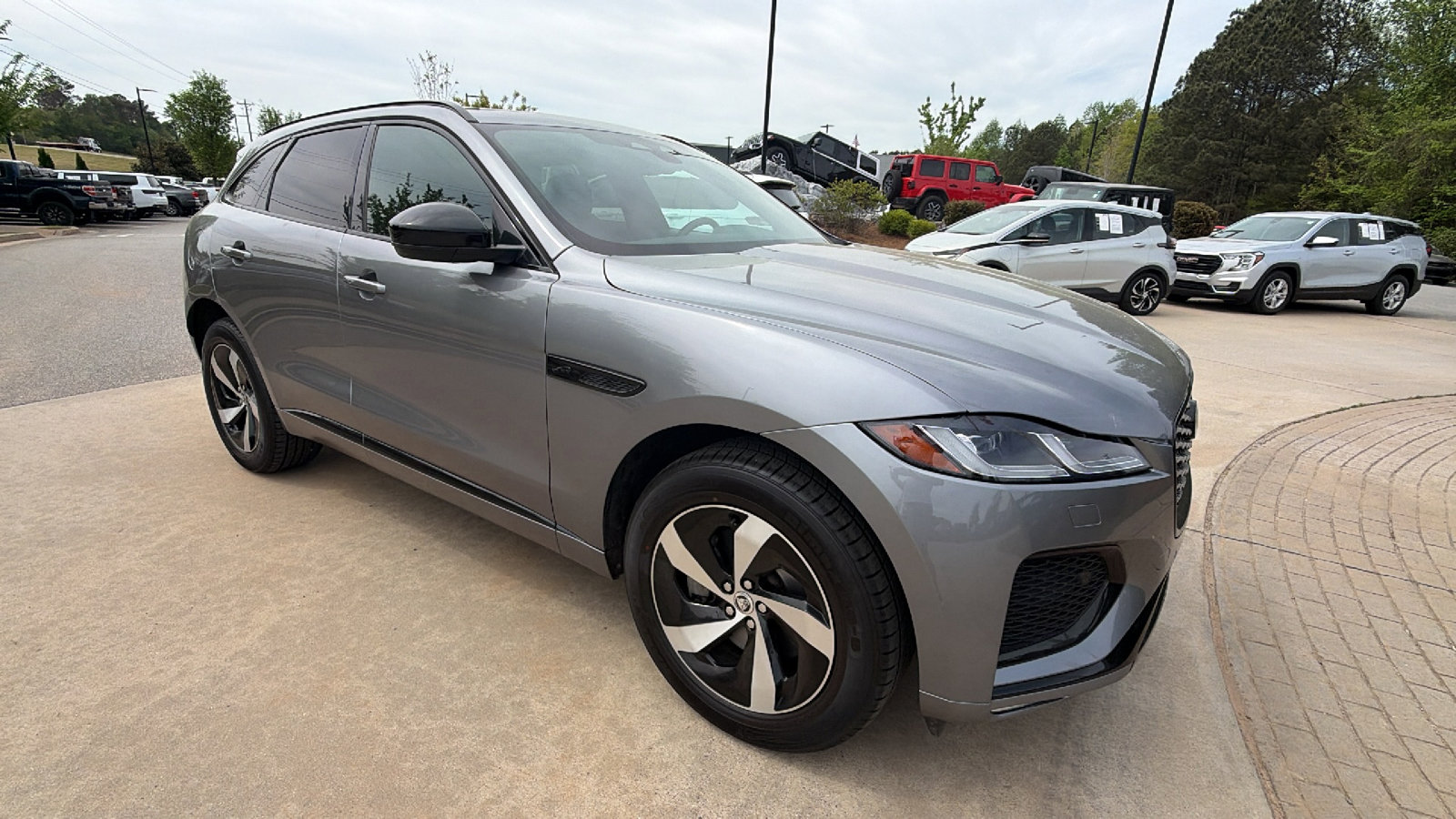 Used 2024 Jaguar F-PACE R-Dynamic S AWD/4WD image 5