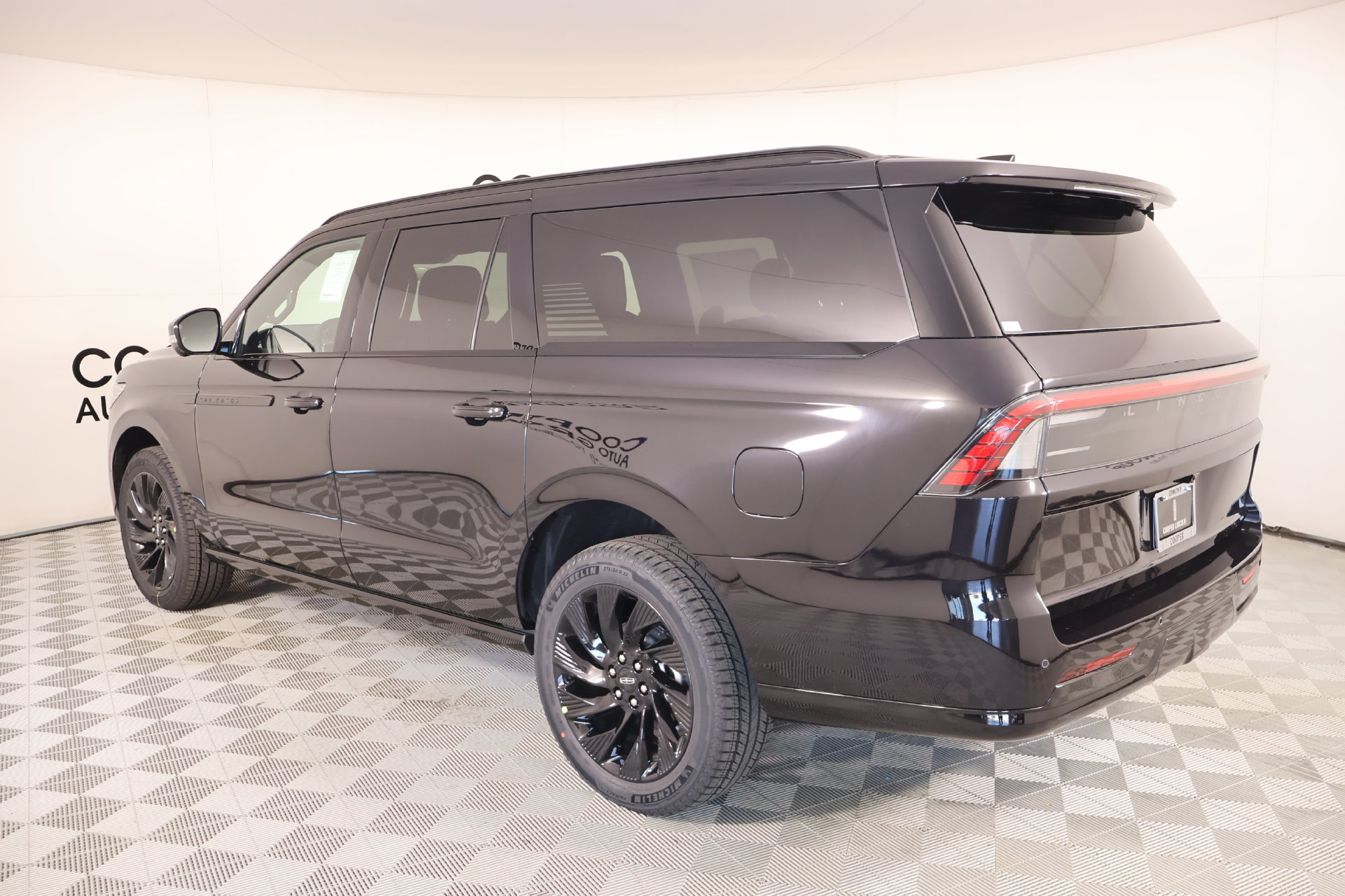 New 2027 Lincoln Navigator L Reserve w/ Jet Appearance Package AWD/4WD image 24