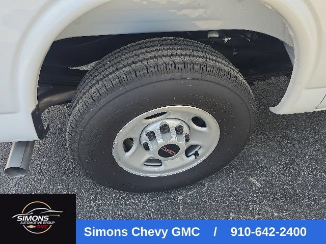 Used 2025 GMC Savana 3500 RWD image 31