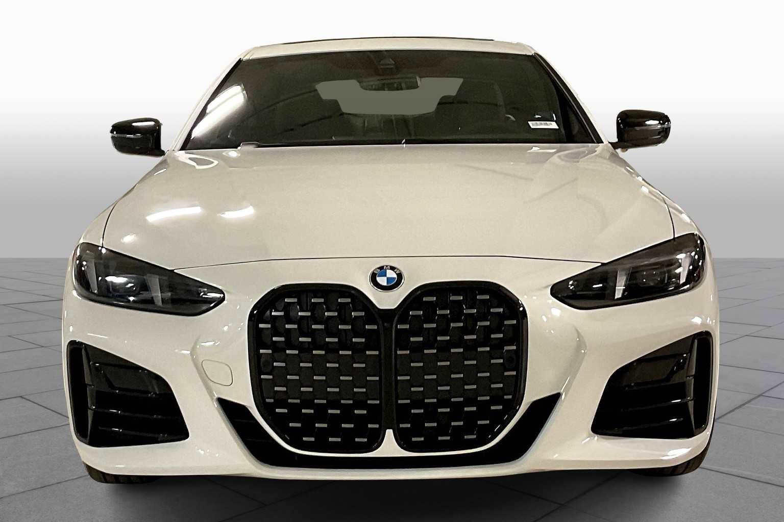 Used 2026 BMW 430i Coupe w/ M Sport Package image 3