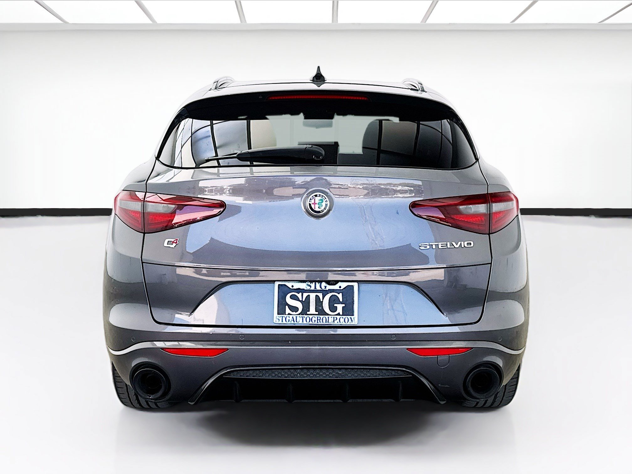 Used 2022 Alfa Romeo Stelvio Veloce AWD/4WD image 5