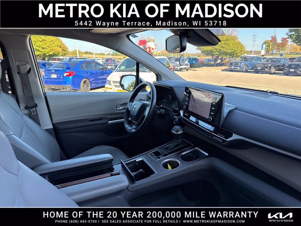 Used 2021 Toyota Sienna XLE AWD/4WD image 44