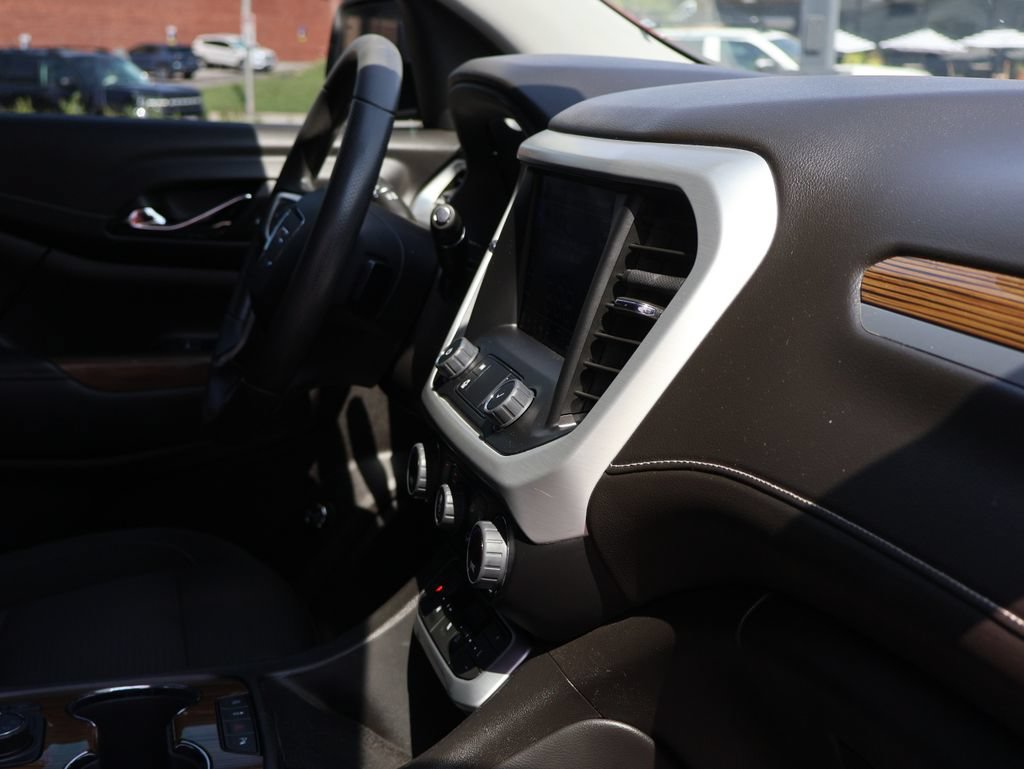 Certified 2023 GMC Acadia SLE w/ Driver Convenience Package AWD/4WD image 9